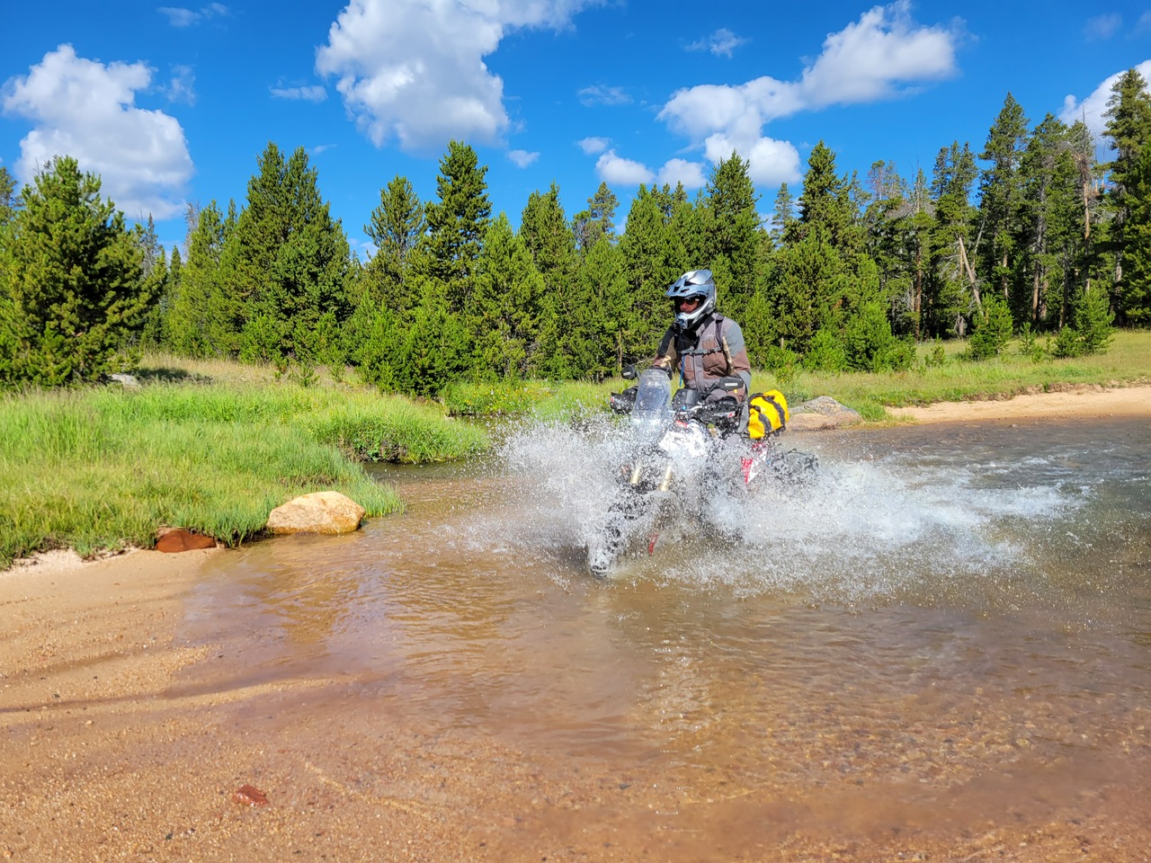 Yamaha T7 Tenere water crossing big splash