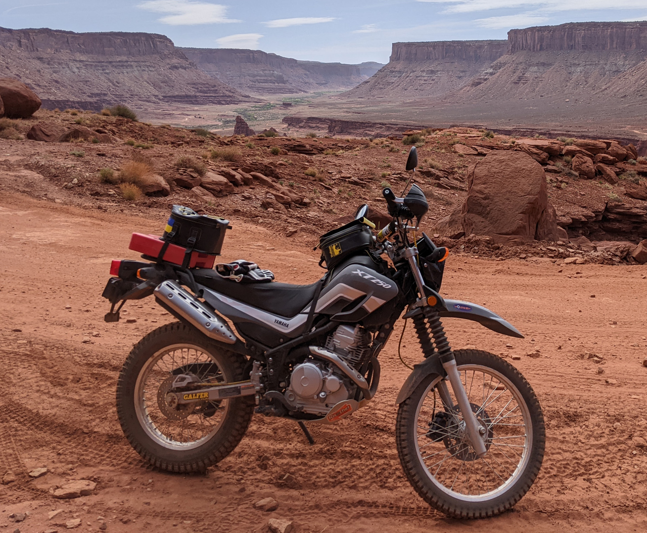 Yamaha XT250 moab red rock canyon